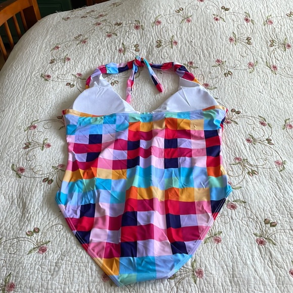 Colorful One-piece Swimsuit - Picture 3 of 6